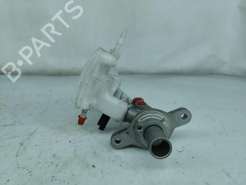 Used Brake master cylinder PEUGEOT 3008 II SUV (MC_, MR_, MJ_, M4_) 1.2 THP/ PureTech 130 (MRHNSM, MRHNSU, MRHNSJ, MRHNYW,... (131 hp) 30970978