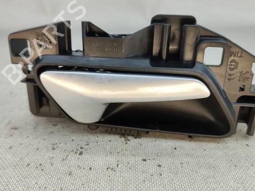 Used Front right interior door handle PEUGEOT 3008 II SUV (MC_, MR_, MJ_, M4_) 1.2 THP/ PureTech 130 (MRHNSM, MRHNSU, MRHNSJ, MRHNYW,... (131 hp) 30971063