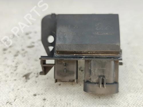 Used Heater resistor Heater resistor PEUGEOT 3008 II SUV (MC_, MR_, MJ_, M4_) 1.2 THP/ PureTech 130 (MRHNSM, MRHNSU, MRHNSJ, MRHNYW,... (131 hp) 30971077 30971077