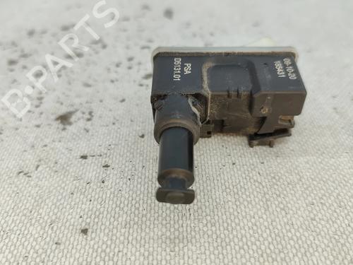 Used Fuel door actuator Fuel door actuator PEUGEOT 3008 II SUV (MC_, MR_, MJ_, M4_) 1.2 THP/ PureTech 130 (MRHNSM, MRHNSU, MRHNSJ, MRHNYW,... (131 hp) 30971089 30971089