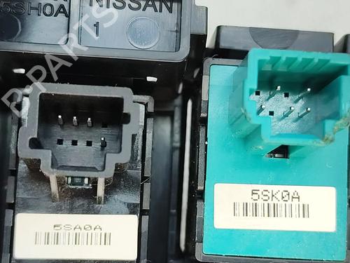 Switch NISSAN LEAF (ZE1) Electric | BP31027845I30