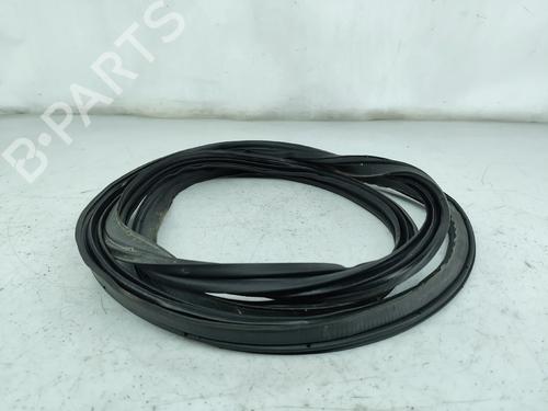 Used Rubber door seal NISSAN LEAF (ZE1) Electric (150 hp) 31027717