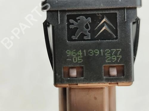 Switch CITROËN C4 Picasso II 1.6 BlueHDi 120 | BP31083058I30