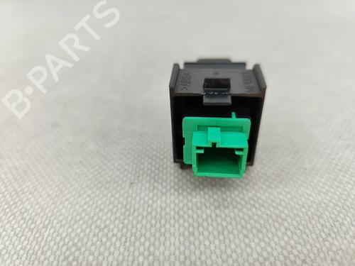 Switch CITROËN C4 Picasso II 1.6 BlueHDi 120 | BP31083059I30