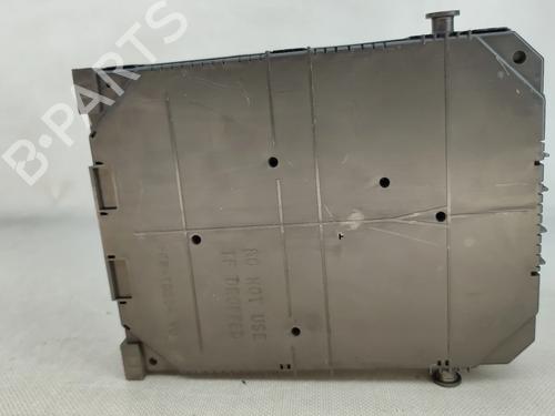 Fuse box CITROËN C4 Picasso II 1.6 BlueHDi 120 | BP31083067E1
