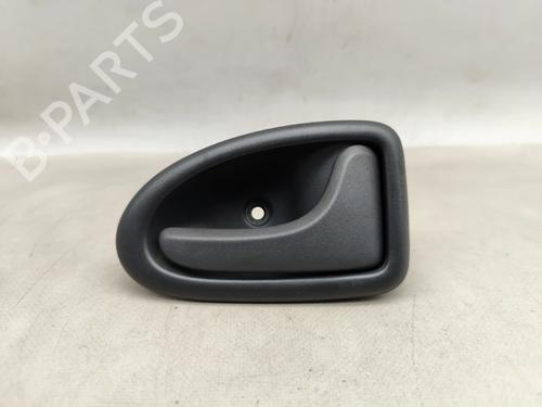 Højre fortil invendig håndtag RENAULT CLIO II (BB_, CB_) 1.2 (BB0A, BB0F, BB10, BB1K, BB28, BB2D, BB2H, CB0A,... (58 hp) 31191973