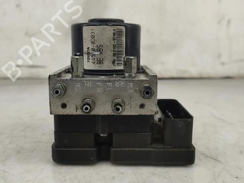 Used ABS pump TOYOTA YARIS (_P9_) 1.0 VVT-i (KSP90_, KSP90R) (69 hp) 31176934