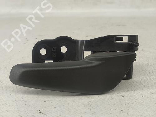 Maneta interior delantera derecha IVECO DAILY VI Van 33S13, 35S13, 35C13 (126 hp) 31317893