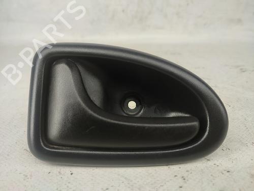 Venstre foran invendig håndtak RENAULT CLIO II (BB_, CB_) 1.2 (BB0A, BB0F, BB10, BB1K, BB28, BB2D, BB2H, CB0A,... (58 hp) 31317889