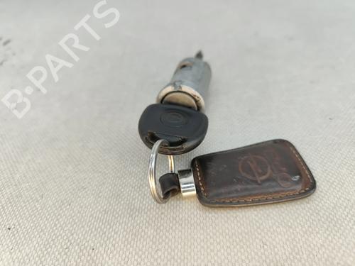 Used Ignition barrel OPEL CORSA B (S93) 1.0 i 12V (F08, F68, M68) (54 hp) 31357335