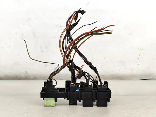 Fuse box VW PASSAT B7 (362) 1.6 TDI | BP31354918E1 - Image 5