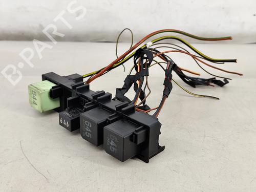 Fuse box VW PASSAT B7 (362) 1.6 TDI | BP31354918E1 - Image 3