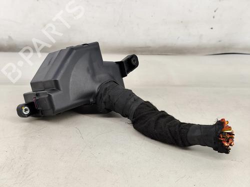 Fuse box VW PASSAT B7 (362) 1.6 TDI | BP31354920E1 - Image 4