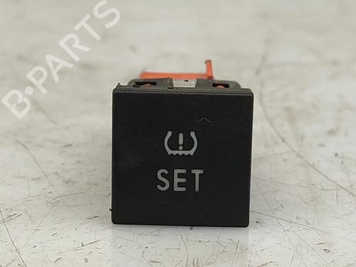 switch-vw-polo-v-6r1-6c1-2009-2010-2011-2012-2013-2014-2015-2016-2017-2018-2019-2020-2021-2022-31016047 main image