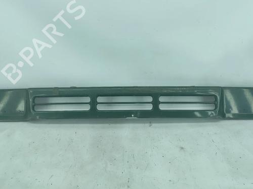 Used Grille NISSAN PATROL GR V Wagon (Y61) 2.7 TD (99 hp) 31602072