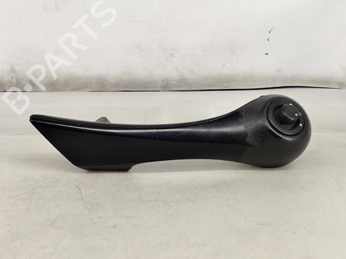 Used Front left interior door handle Front left interior door handle 31722639 31722639