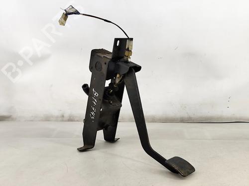 clutch-pedal-nissan-atleon-2000-31791750 main image