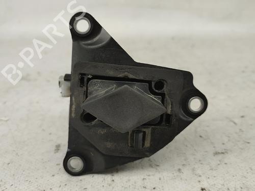 tailgate-handle-renault-clio-ii-bb_-cb_-1998-1999-2000-2001-2002-2003-2004-2005-2006-2007-2008-2009-2010-2011-2012-2013-2014-2015-2016-31321238 main image