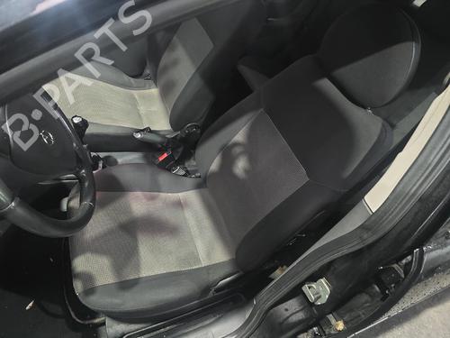 Sæde sæt OPEL CORSA C (X01) 1.2 (F08, F68) (75 hp) 31902586