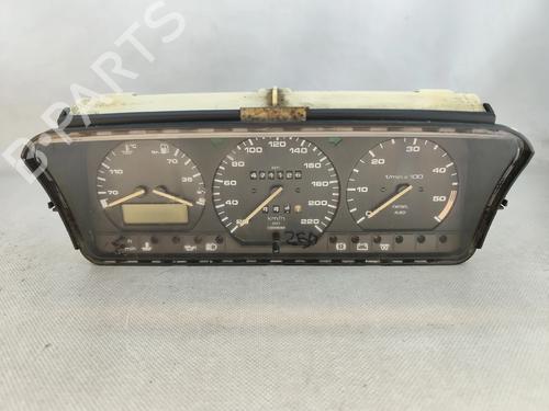 Used Instrument cluster VW PASSAT B3/B4 Variant (3A5, 35I) 1.6 TD (80 hp) 31835973