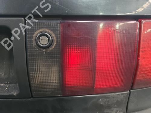 Feu de coffre droit AUDI 80 B4 Avant (8C5) 1.9 TDI (90 hp) 31921945