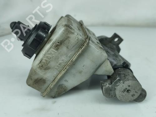 Used Brake master cylinder RENAULT MASTER II Van (FD) 2.5 D (FD0A, FD0E, FD2E, FD3E) (80 hp) 31860848