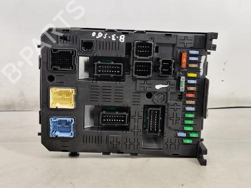 Used Fuse box Fuse box CITROËN C5 III (RD_) 2.0 HDi (RDRHD8, RDRHDJ, RDRHR8, RDRHRJ) (136 hp) 31921981 31921981