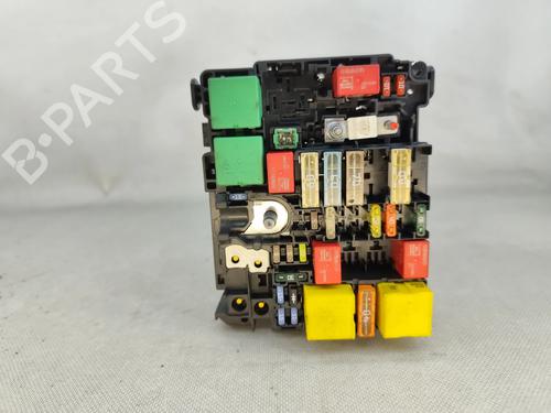 Used Fuse box Fuse box 32023943 32023943