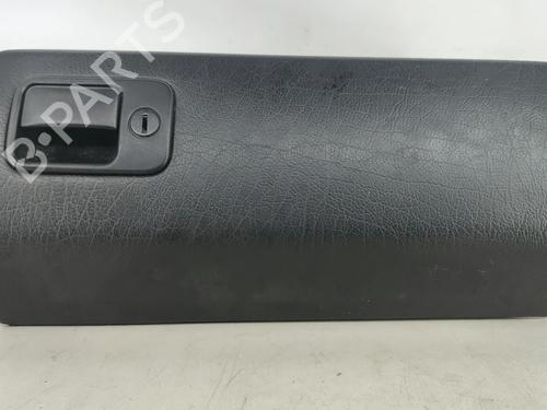 Used Glove box VW GOLF III (1H1) 1.9 TDI (90 hp) 32081392