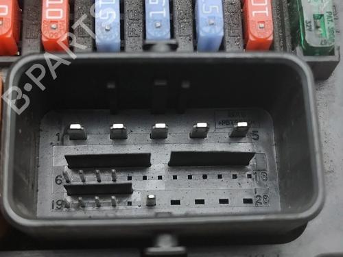 Fuse box CITROËN C5 II (RC_) 2.2 HDi | BP32113529E1 - Image 9