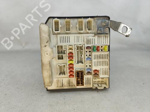 fuse-box-renault-scenic-ii-jm01_-2003-2004-2005-2006-2007-2008-2009-2010-32070466 main image