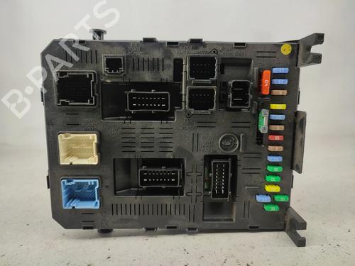 Used Fuse box Fuse box 31621276 31621276