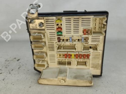 Used Fuse box Fuse box 32155673 32155673