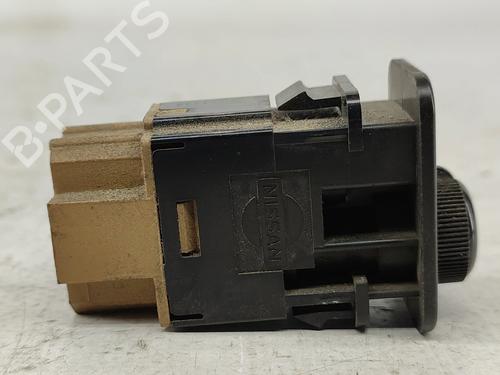 Switch NISSAN VANETTE CARGO Van (HC 23) 2.3 D | BP31857643I30