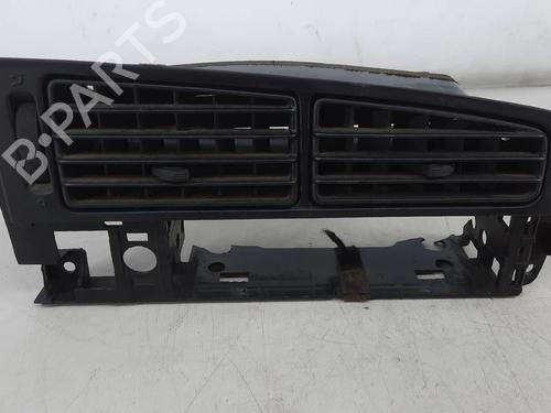 Used Air vent VW GOLF III (1H1) 1.9 D (64 hp) 32137590