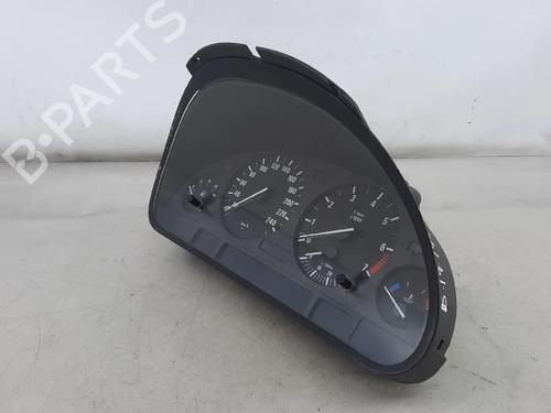 Instrument cluster BMW 5 (E39) 520 i | BP32189742C47