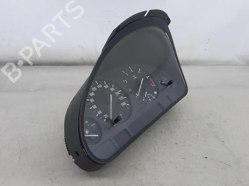 Instrument cluster BMW 5 (E39) 520 i | BP32189742C47