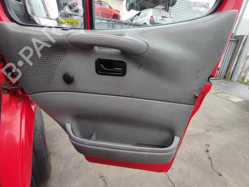 Guarnecido delantero derecho FORD TRANSIT Platform/Chassis (E_ _) 2.5 DI (EME/L/S, ENE/L/S) (76 hp) 32196835