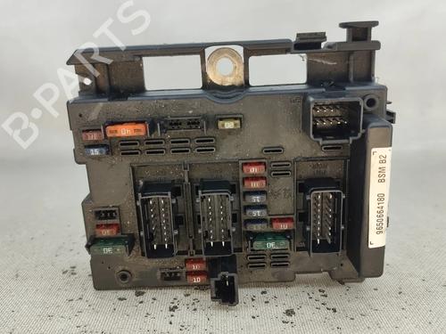 Used Fuse box PEUGEOT 307 Break (3E) 1.4 HDi (68 hp) 32196887