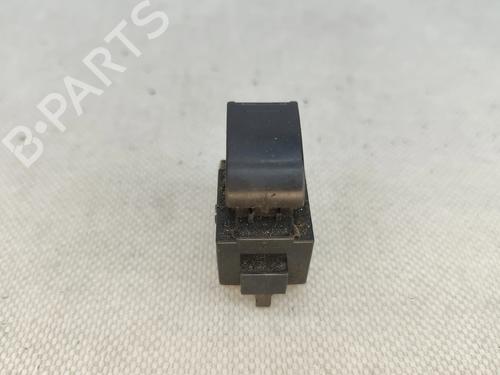 Used Right front window switch Right front window switch TOYOTA AVENSIS Estate (_T22_) 1.6 i (AT220_) (110 hp) 32214148 32214148
