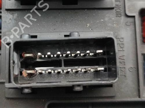 Fuse box PEUGEOT 206 Hatchback (2A/C) 1.4 HDi eco 70 | BP32220654E1