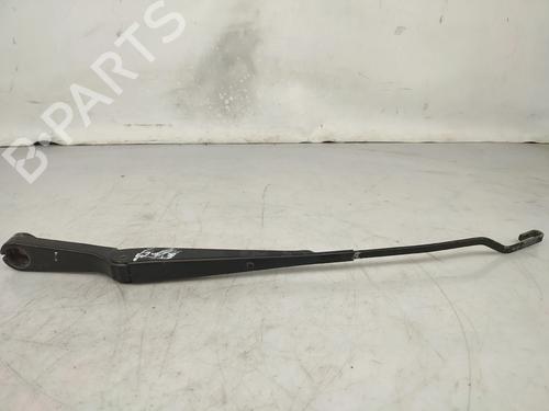 Used Front windshield wiper arm Front windshield wiper arm 31953726 31953726