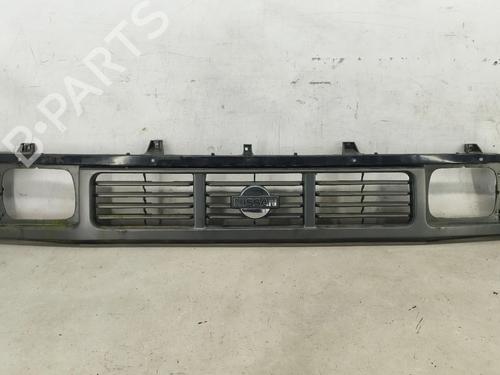 Used Grille NISSAN PATROL GR V Wagon (Y61) 2.7 TD (99 hp) 32269132