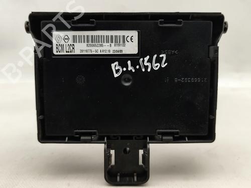 Used Fuse box Fuse box 30761329 30761329