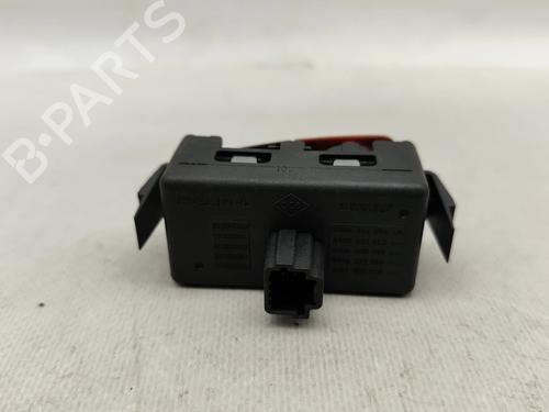 Warning switch RENAULT MEGANE III Coupe (DZ0/1_) 1.5 dCi (DZ09, DZ0D, DZ1F, DZ1G, DZ14, DZ29) | BP30657952I22 - Image 4