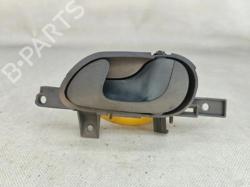 Højre fortil invendig håndtag CITROËN EVASION MPV (22, U6) 2.1 TD (109 hp) 32338850