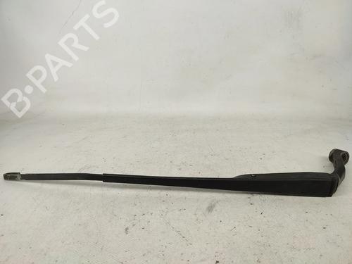 Used Front windshield wiper arm TOYOTA HIACE IV Van (__H1_, __H2_) 2.4 D (LXH12, LXH22) (75 hp) 32023887