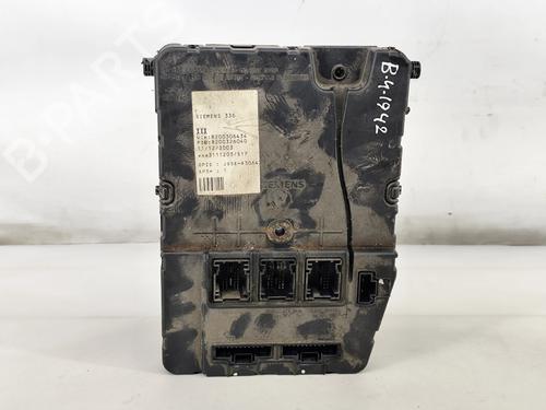 Used Fuse box Fuse box 32373152 32373152