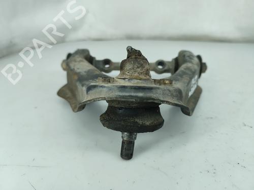 Used Left front suspension arm NISSAN PICK UP (D21) 2.5 D 4WD (83 hp) 32375344