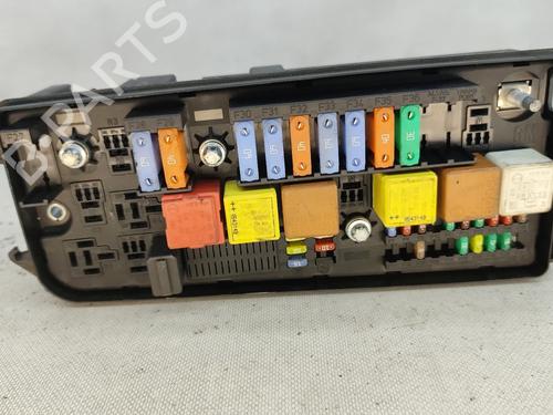 Used Fuse box Fuse box 32375532 32375532